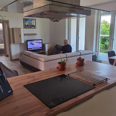 Appartamento Sunset House Piestany Cervena Veza Banka Esterno foto