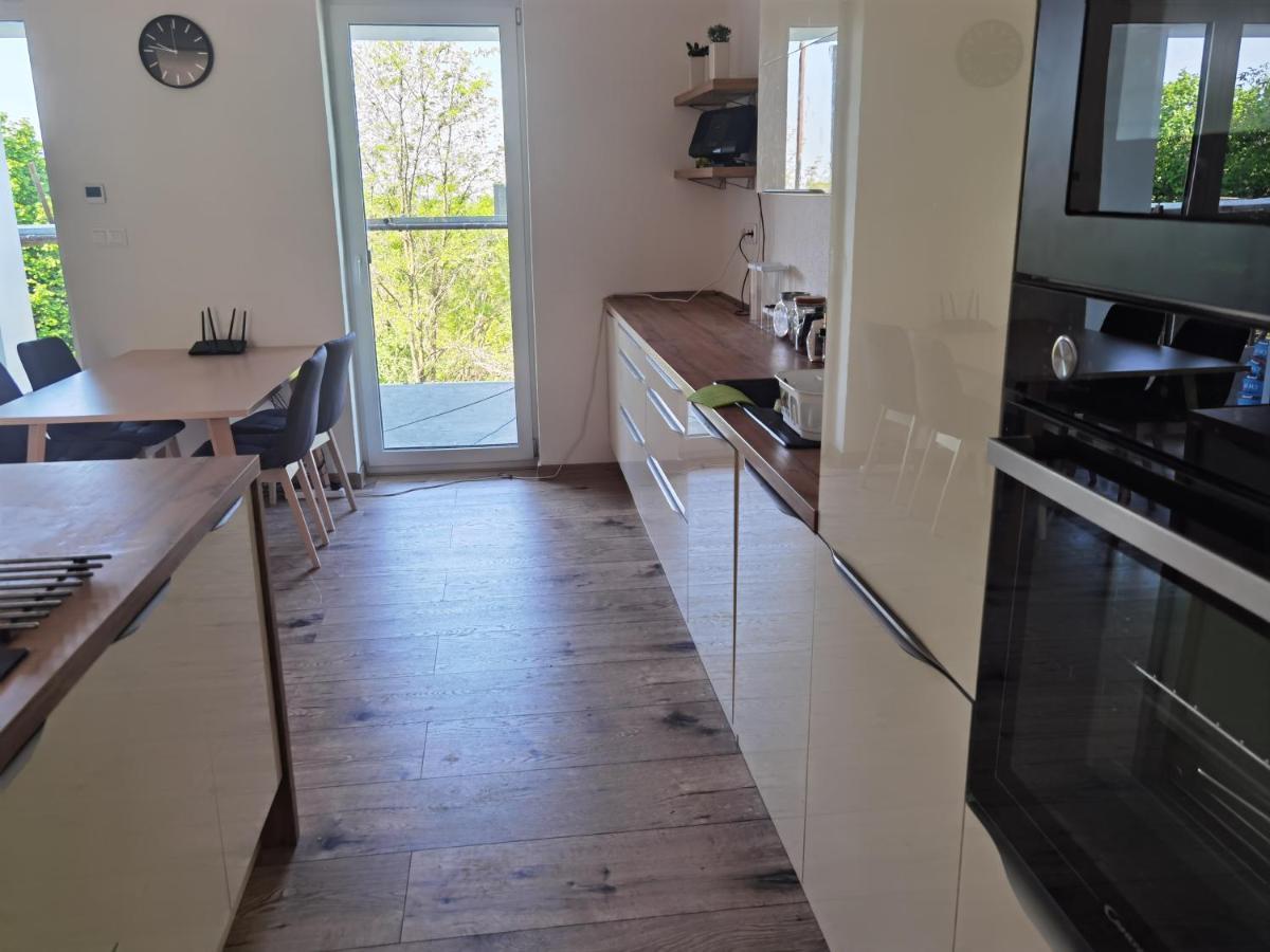 Appartamento Sunset House Piestany Cervena Veza Banka Esterno foto