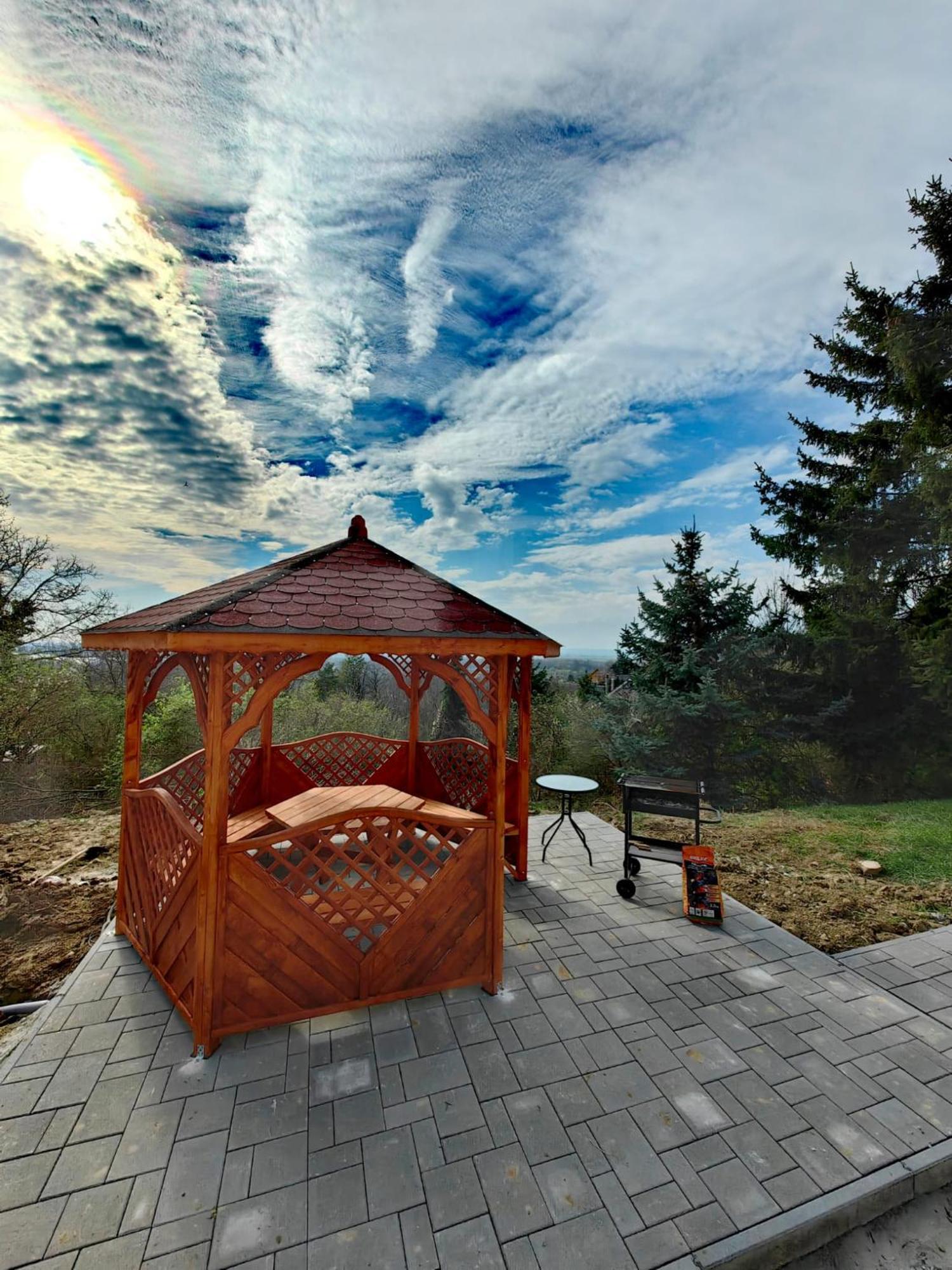 Appartamento Sunset House Piestany Cervena Veza Banka Esterno foto